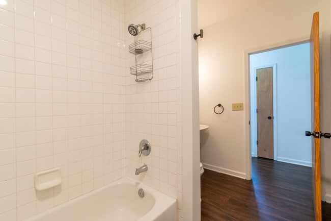 Lovely bathroon with updated finishes and washer/ dryer