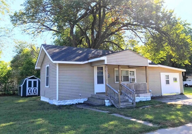 Building Photo - Clean 2 bedroom home