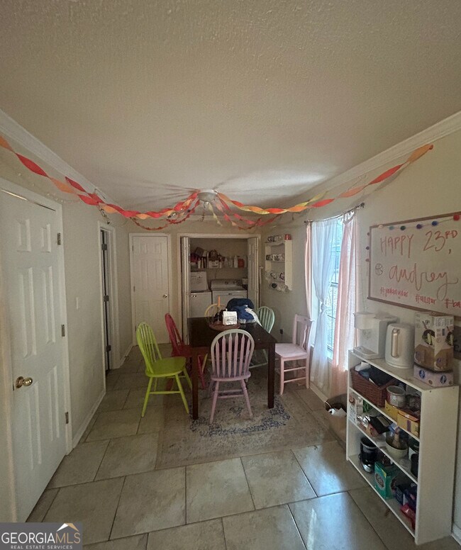 Photo - 215 Hodgson Dr