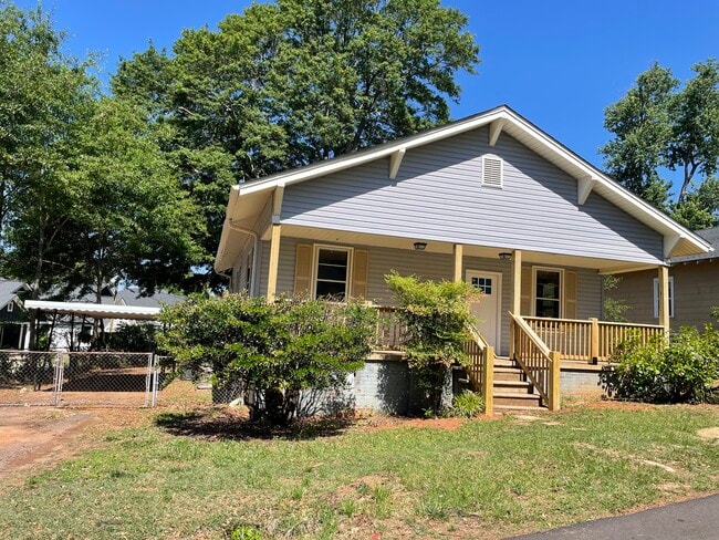 Photo - 298 Werts St