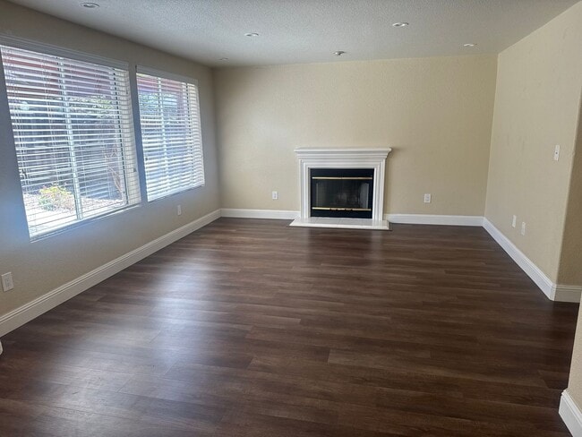 Photo - 961 Celestine Cir