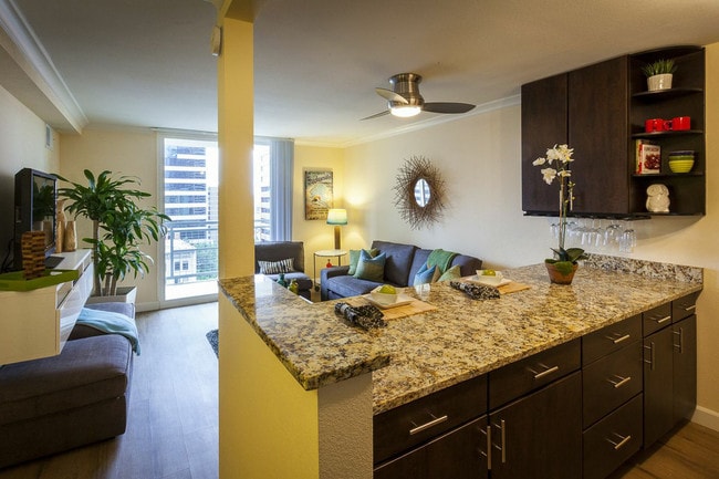 Photo - Skyline 1801