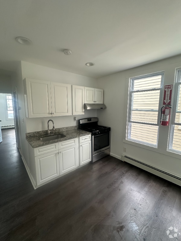 Building Photo - 41 Hinsdale Pl Rental