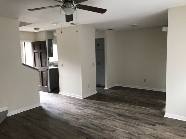 201 Westbrooke Court #9 (Westbrooke Townho... - 201 Westbrooke Court #9 (Westbrooke Townho... House