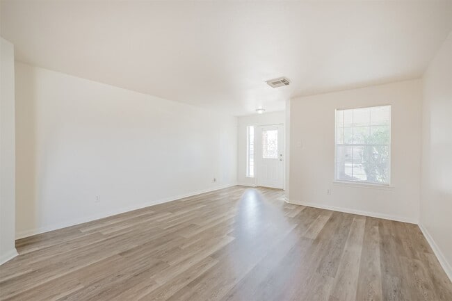 Photo - 2030 Vander Wilt Ln