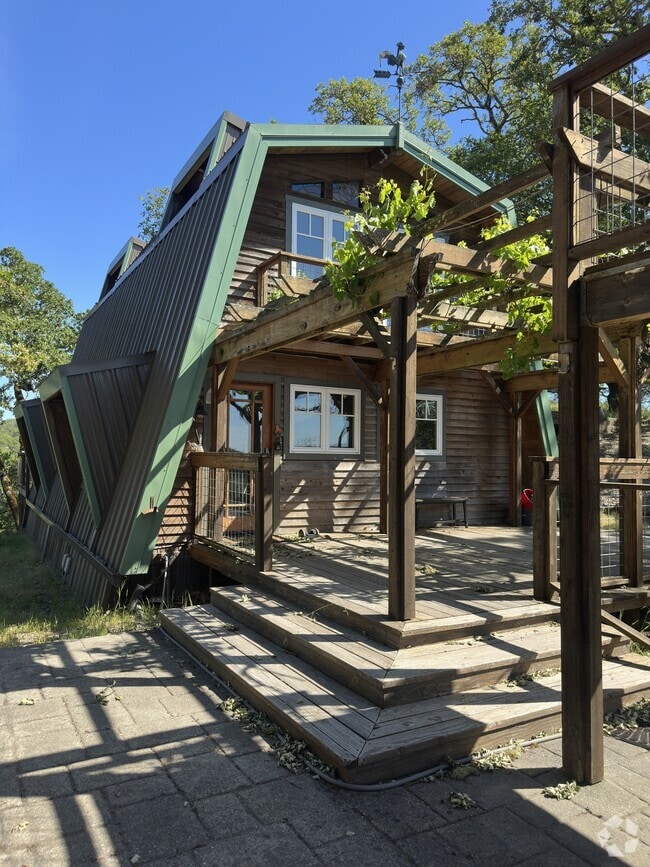Building Photo - 2770 Leslie Rd Rental