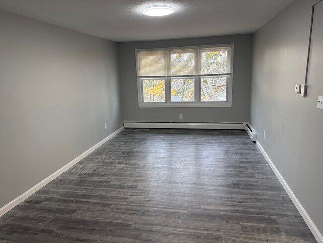 Photo - Hillside Gardens