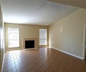 Building Photo - 7400 Bellerive Dr Unit 404