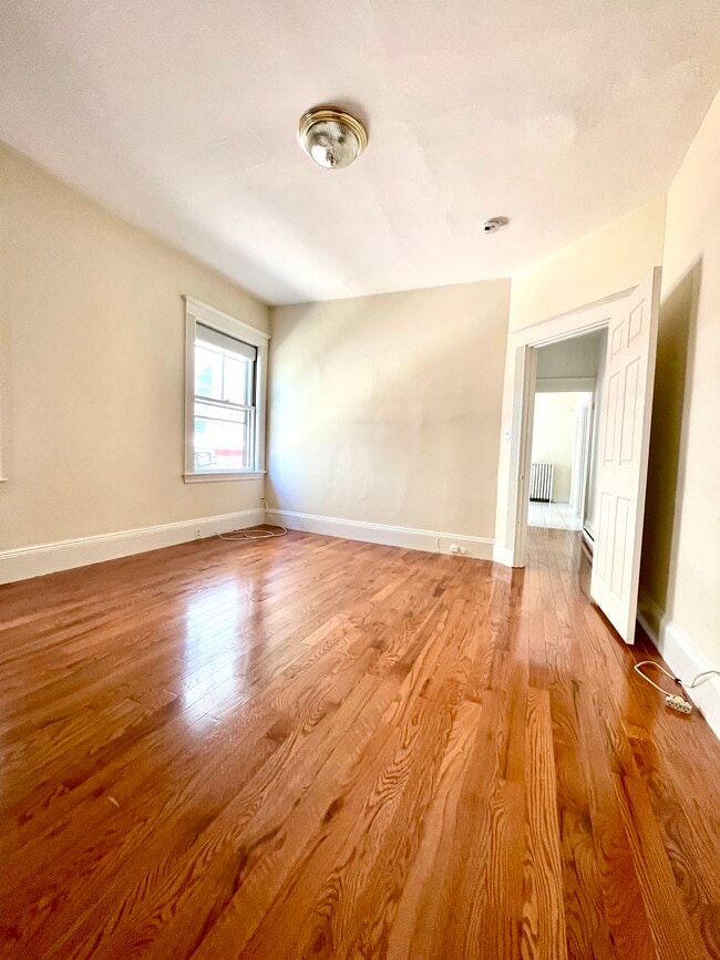 Photo - 81 College Ave Unidad 1R