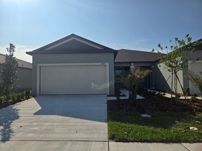 Building Photo - Beautifully Designed Villa in Angeline – Modern, Easy Florida Living