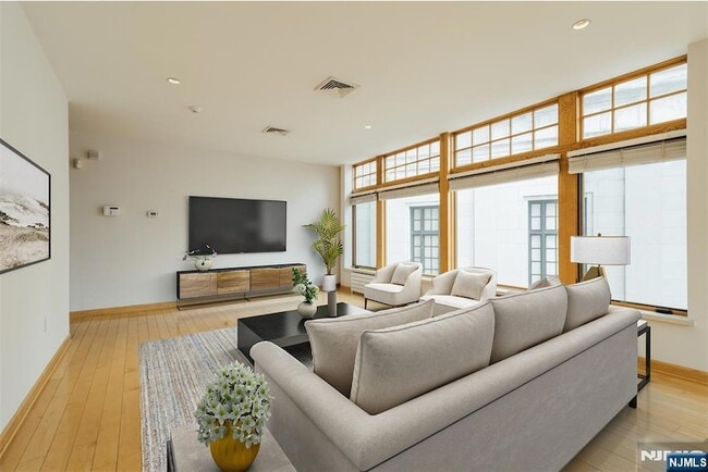 Photo - 30 Park Ave Unit 2