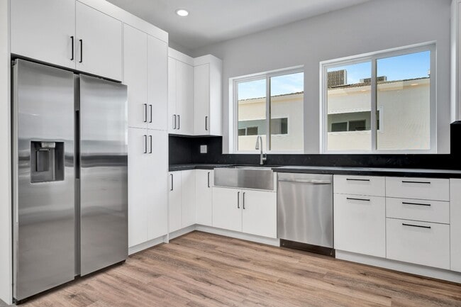 Photo - Elegant 2BR / 2BA in Prime North Hollywood