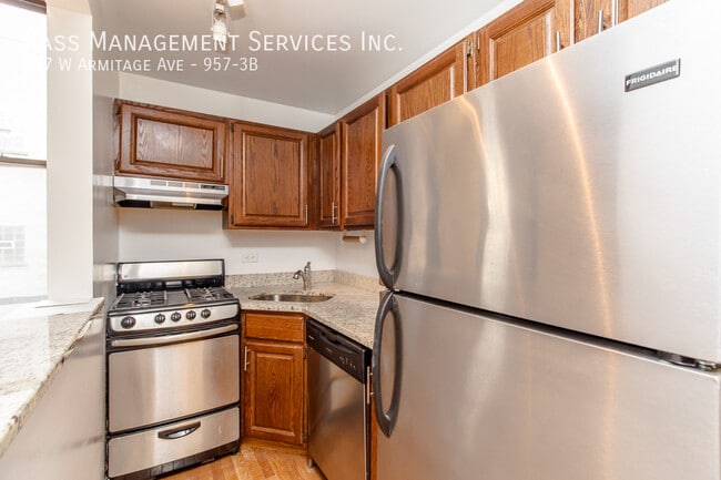 Building Photo - 957 W Armitage Ave Unit 957-3B