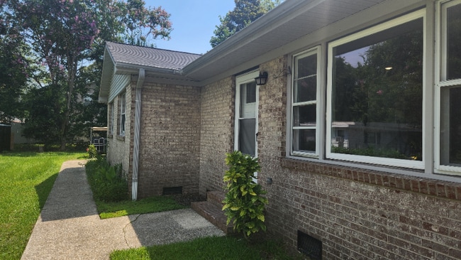 Building Photo - 626 Surfside Dr Rental