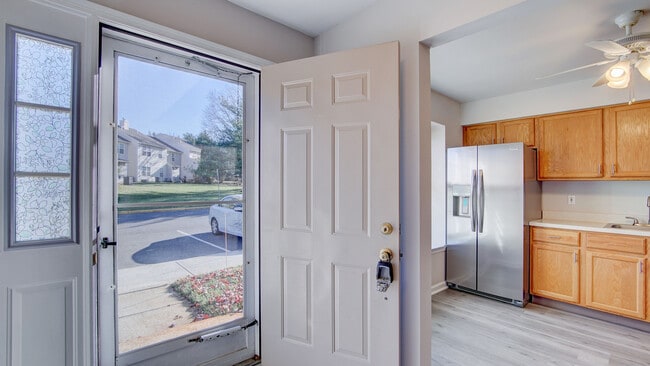 Photo - 27 Haverford Ct