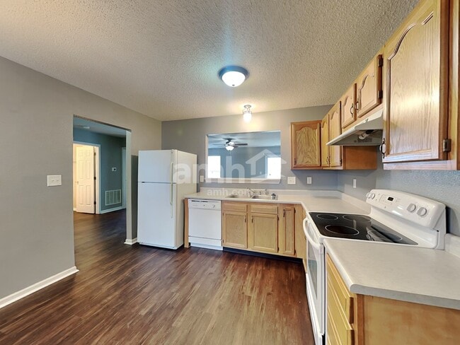 Photo - 15553 Outside Trl