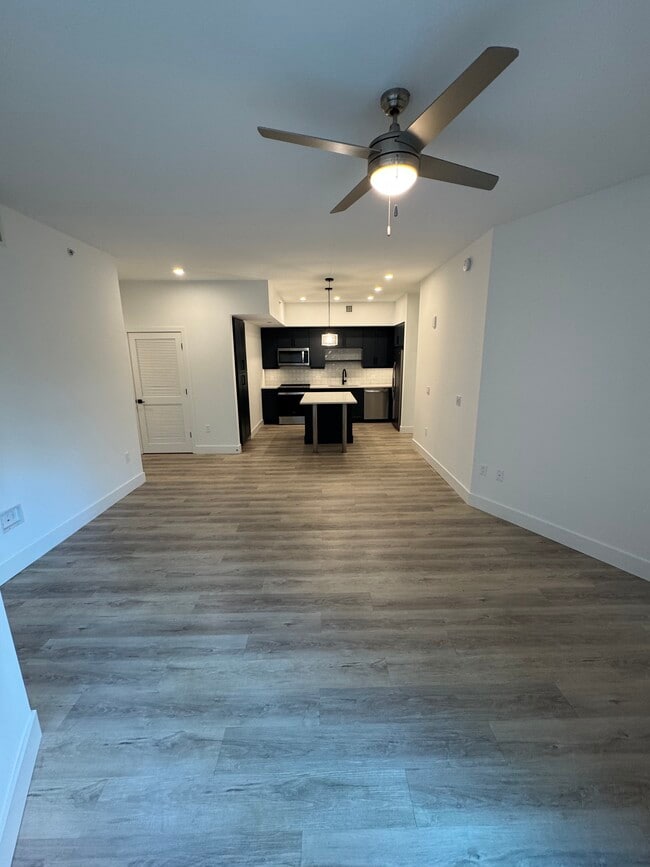 Photo - 60 NW 31st St Unit B3