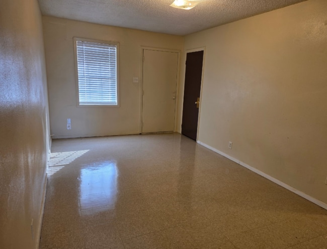 Photo - 17 Woodberry Dr