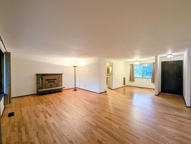 Photo - 3Bd/1.75Ba Lake Forest Park House