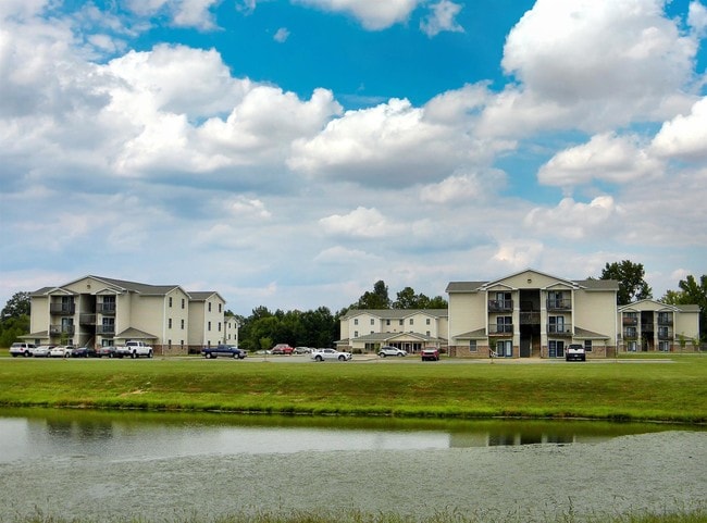 Photo - Lake Logan Apartments