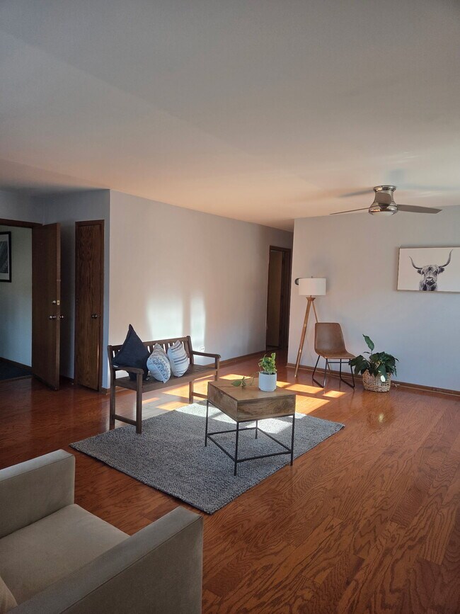 Photo - 8647 W Catherine Ave Unit 2nd floor