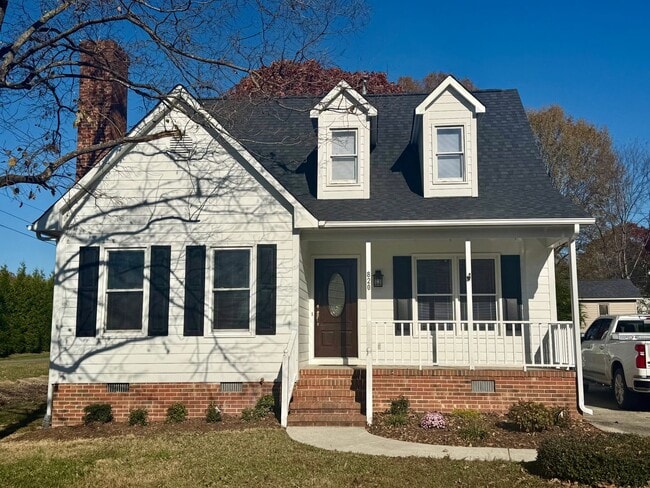 Building Photo - Three bedroom, 2 bath house in Elon