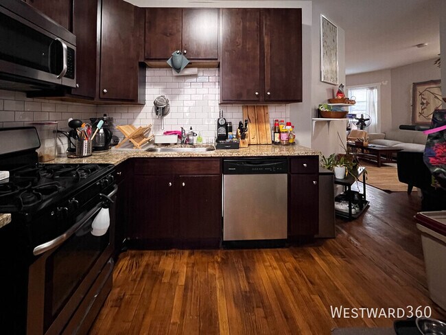 Photo - 1664 W Farwell Ave Unidad 1E