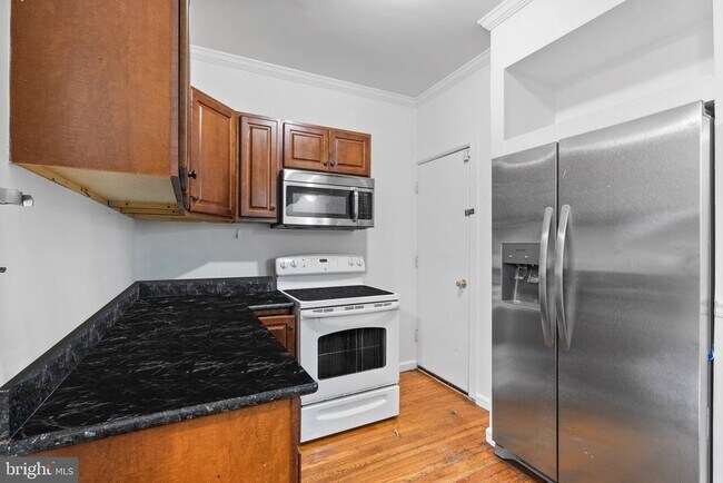 Building Photo - 1625 W Montgomery Ave Rental