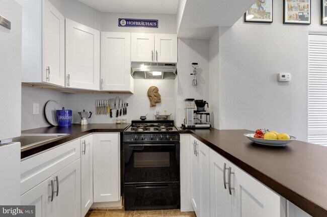 Photo - 1630 Rodman St