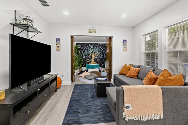 Photo - 2614 NW 8th St Unit ID1359124P