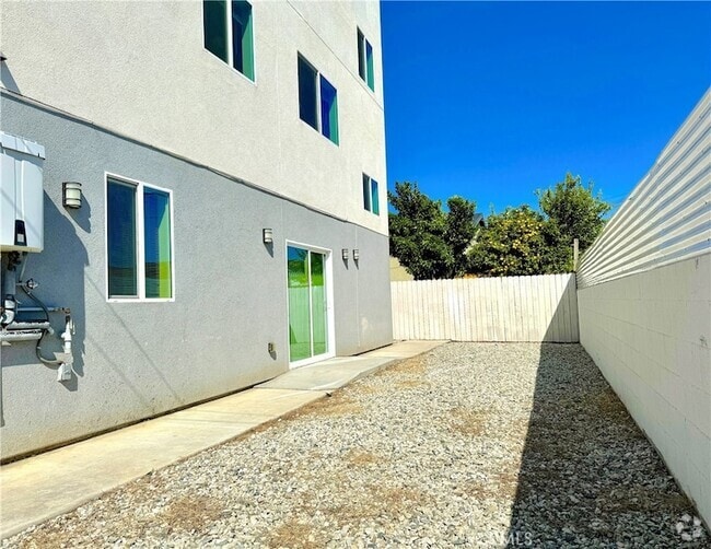 Building Photo - 1002 E 33rd St Rental