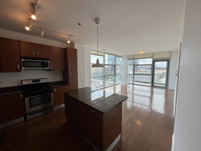 Photo - 225 S Sangamon St Condo Unit 807