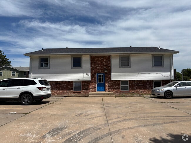 Building Photo - 208 N Brunswick St Rental