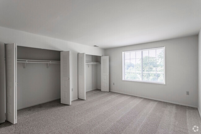 2 BR, 1 BA - 1,060 SF