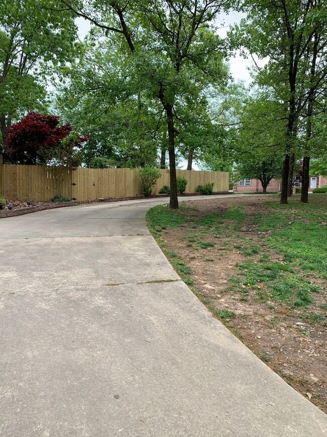 Photo - 300 Genesis Dr