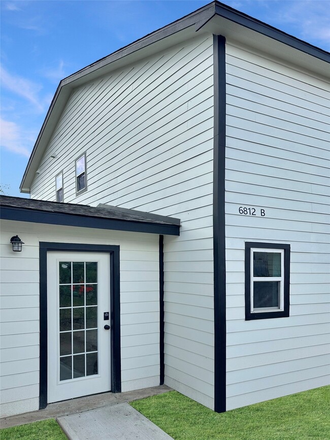 Photo - 6812 Avenue Q Unit B