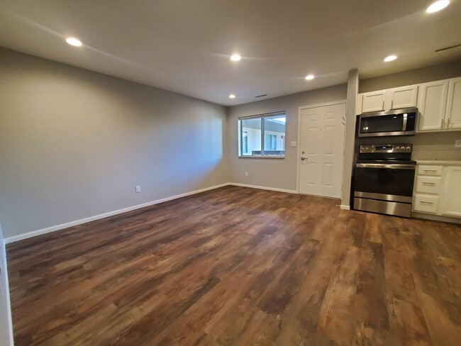 Photo - 2322 College St Unit 1