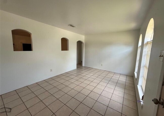 Photo - This Just In! New To The Market!