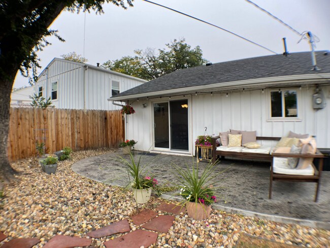 Photo - 2927 Hayman Terrace