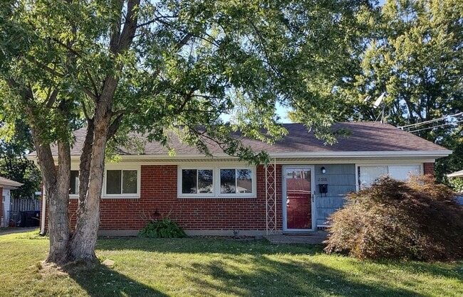 Updated 3 bedroom home located off Bardsto... - Updated 3 bedroom home located off Bardsto...