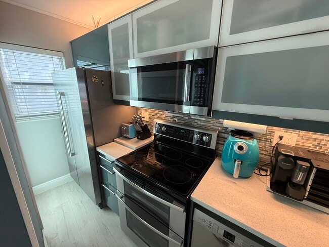 3250 NE 28th St Unit LeCercle By The Beach#212