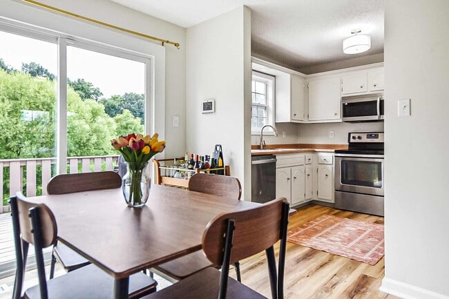 Photo - Pet Friendly Three Bedroom!