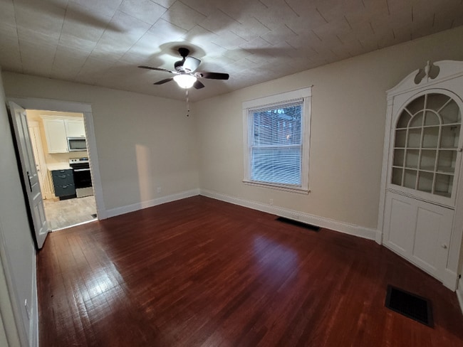 Photo - 5314 Ward St