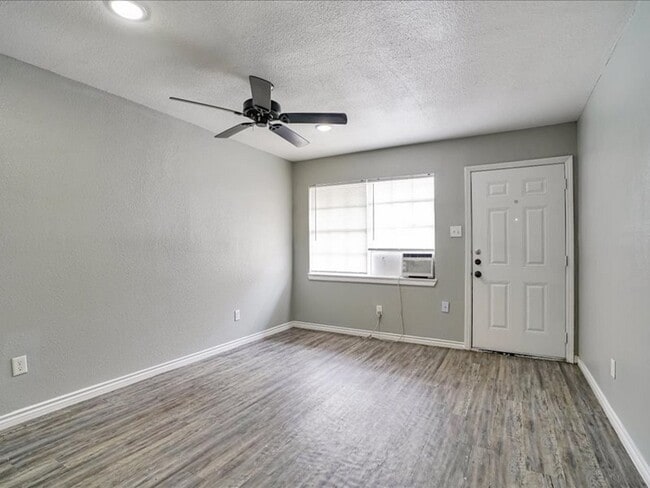 Photo - 5117 Lavender St