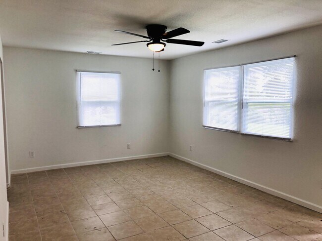 Photo - 3400 Victoria Dr