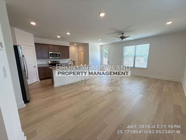 Photo - 1725 Bennett Vlg Dr