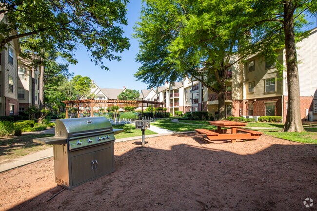 BBQ area - Crown Chase