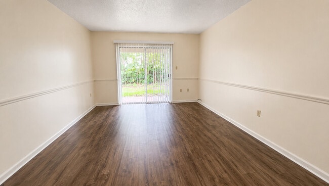 Photo - Foxwood Apartments