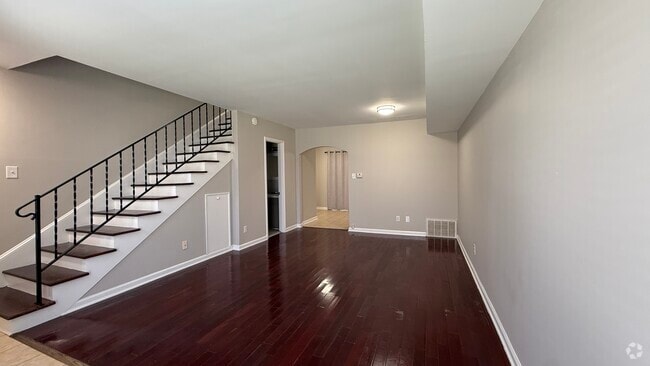 Building Photo - 407 S Chester St Rental