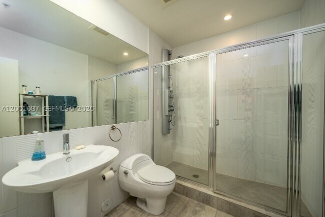 3090 Douglas Rd Unit 302